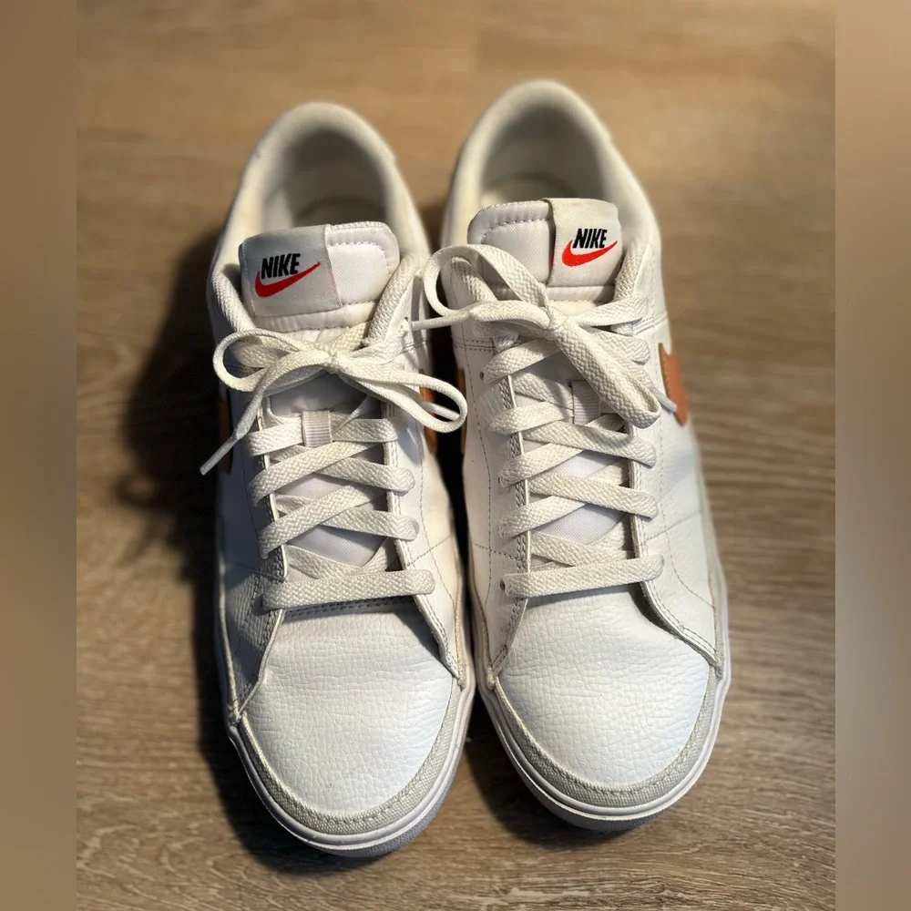 Nike Tennis Shoes Size 9.5 - Picture 5 of 6